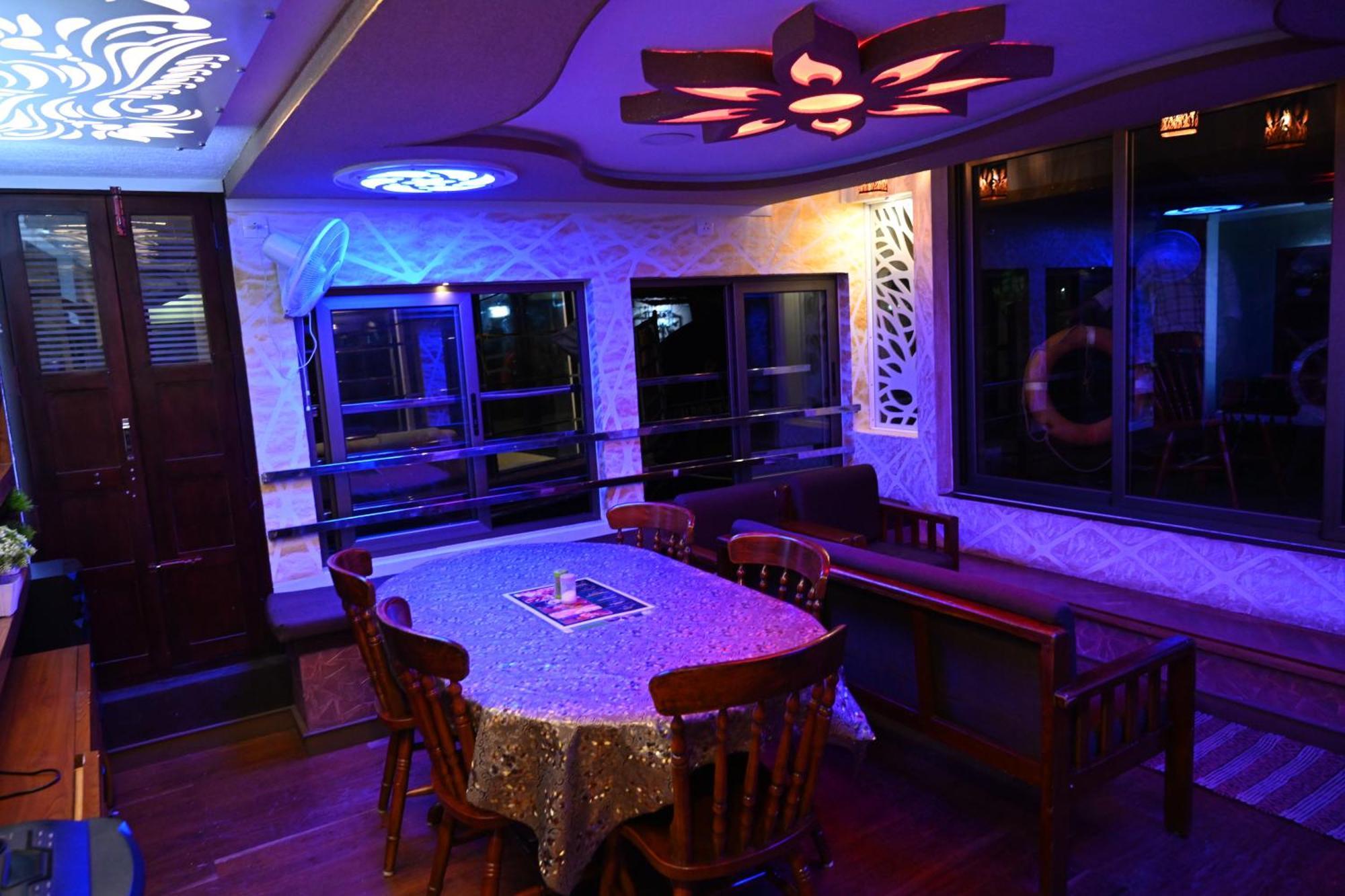 Kera Houseboats Alleppey Alappuzha Exteriör bild